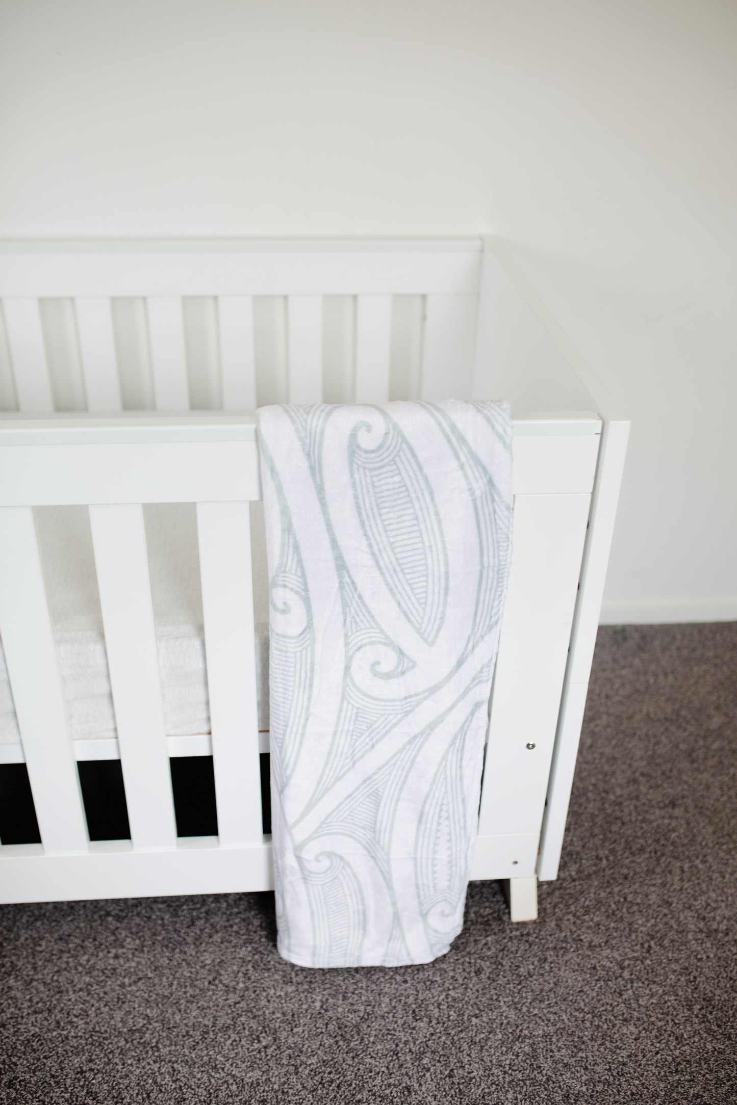 Cot Size Minky Paraikete - Kākāriki