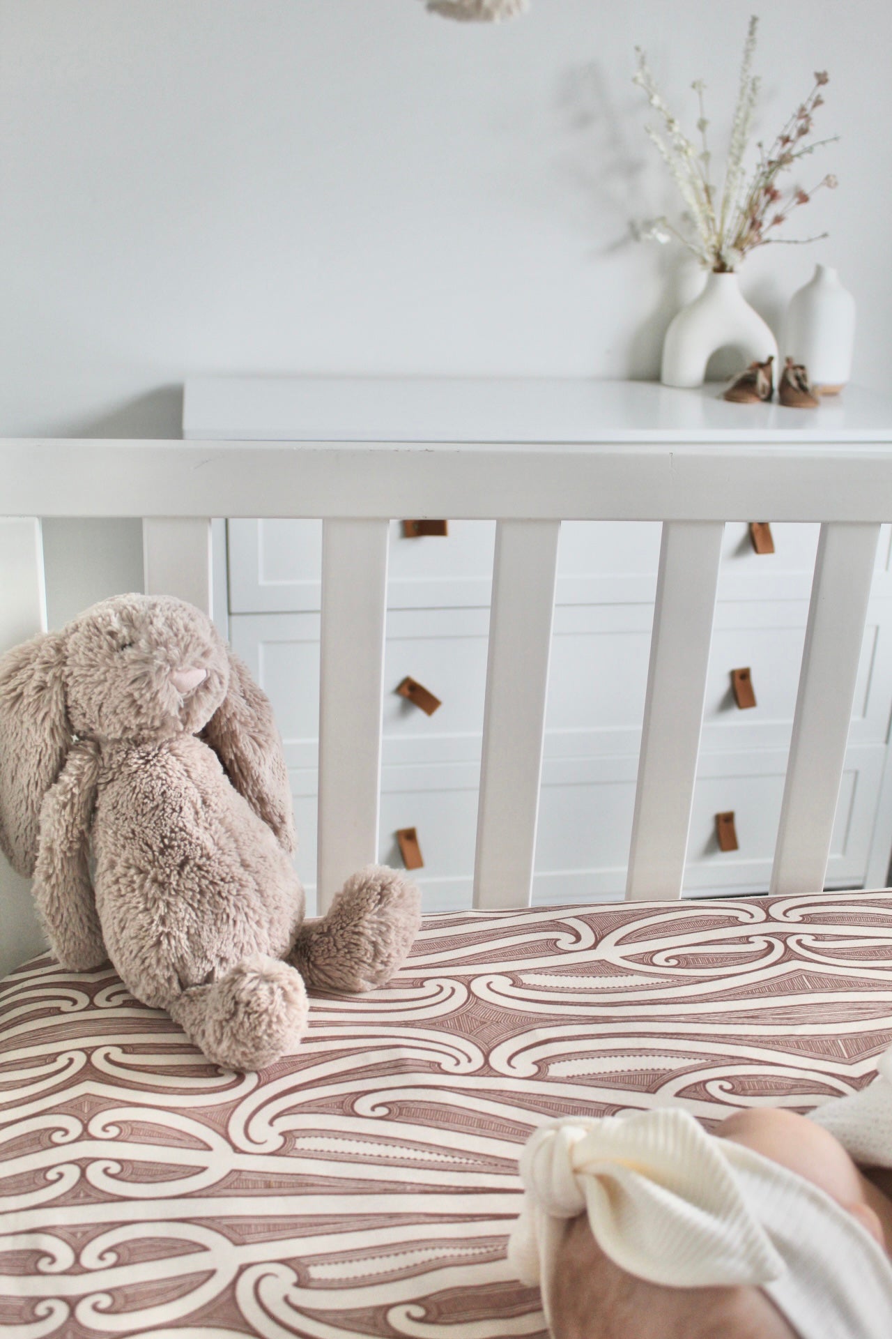 Manaaki Cot Sheet - Parauri